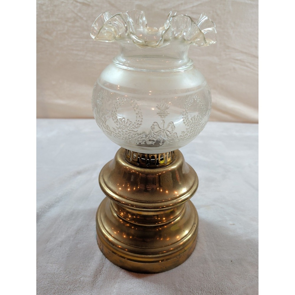 Vintage Brass Hurricane Lamp Frosted Etched Glass Ruffle Shade Floral Bow Wreath - Picture 2 of 6